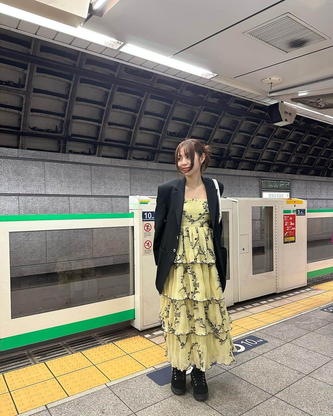 江藤百香さんのインスタグラム写真 - (江藤百香Instagram)「🚃🐝」5月13日 18時42分 - momokaeto