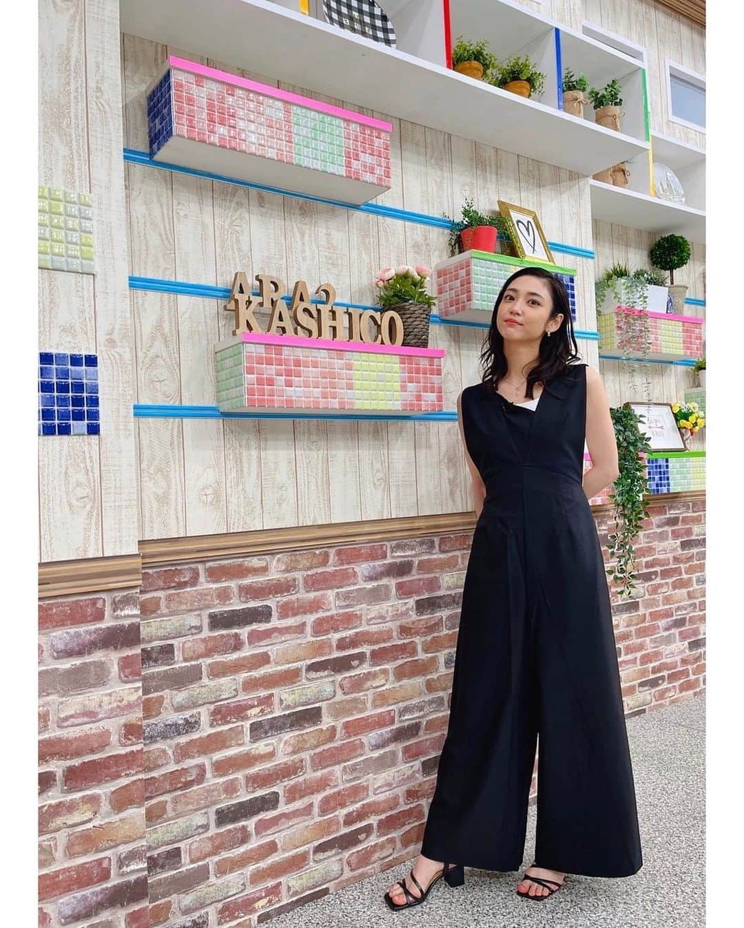 山谷花純のインスタグラム：「準レギュラー番組「あらあらかしこ」2回目の生放送でした^ ^ 毎度温かく迎えてくださりありがとうございます！地元 仙台大好き☆  #あらあらかしこ #仙台放送 #山谷花純 #私服 #anogh #enjoueel」