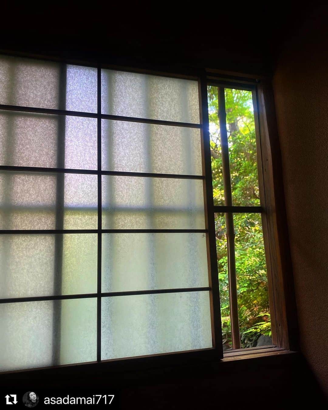 山口りささんのインスタグラム写真 - (山口りさInstagram)「まいちゃん♡  @asadamai717   #Repost @asadamai717 with @use.repost ・・・ ⁡ 重要文化財に指定されている東京都庭園美術館 で開催中の「PRADA MODE TOKYO」に伺いました.💚💚💚 ⁡ 日本庭園内の茶室「光華」にて、お茶会に参加し、所作、作法を通じて、和の心や文化を学ぶ貴重な時間を過ごすことができました. ⁡ お天気にも恵まれて、本当に気持ちの良い一日♫ ⁡ #PRADAMODE @prada」5月13日 18時38分 - hairmakeupbylisayamaguchi