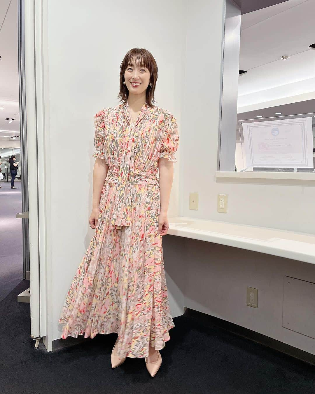 坂下千里子さんのインスタグラム写真 - (坂下千里子Instagram)「Dress  @corcovado_official shose  @manoloblahnik  . . #nontitle2#ノンタイトル2 #デモテイ#生配信 #生配信ライブ #19時から」5月13日 18時48分 - chiriko_sakashita_official