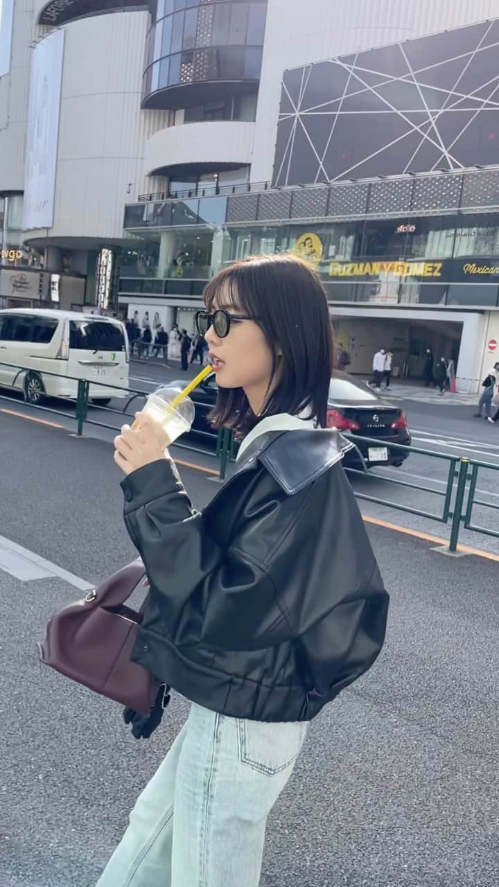 杉浦みずきのインスタグラム：「メガネ取った後の顔ってなんか物足りなく感じるよね🤣　最近天気悪いけど、毎日晴れて欲しい！！」