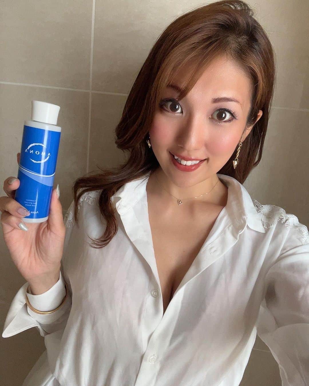 神谷麻美さんのインスタグラム写真 - (神谷麻美Instagram)「#anoma のヒト幹細胞の#化粧水 だよ💖🥰💖✨️  肌モチっとする💖🥰💎💖✨️  美容保湿有効成分の吸収を促進し、お肌が鍛えられ、より良い状態に変えていく効果が期待され、健やかな肌サイクルへ導いてくれる💕みたい👼🏻🌈💖✨️  @amona_official #PR」5月13日 19時26分 - asamice428