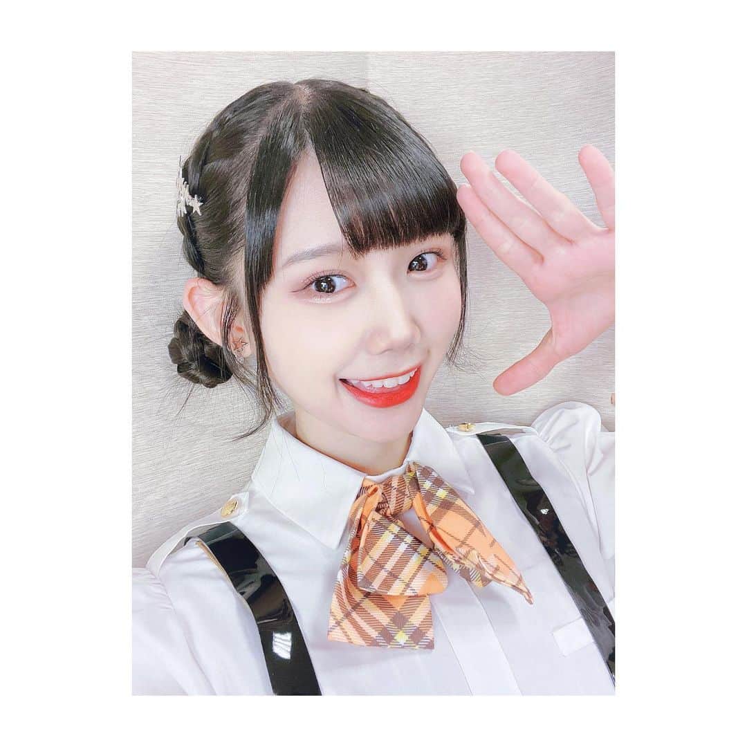 林于馨さんのインスタグラム写真 - (林于馨Instagram)「. 發現好久沒更新了耶σ((ó⍢ò///) 昨天難得的在禮拜五晚上跳公演🔥 星期日還有一場 今天一整天放假好開心🫨 順便和大家分享一下昨天的🌚綿羊頭！ - 久しぶりに更新しに来た⋆* 初めて平日の公演！来てくれてありがとう そして丸一日皆さんもお疲れ様でした！ 日曜日もまたある✊🏻‎❤️‍🔥今日は一日休みで 幸せ_(๑⃙⃘´ω`๑⃙⃘_)⌒)_ごろごろぉ〜 昨日の羊ヘアの写真を贈ります！ - #AKB48 #AKB48TeamTP #TeamTP  #UnitTicTacToe #🔫 #れいち #林于馨 #羊ヘア #黒羊 #綿羊頭 #手をつなぎながら #公演 #手牽手公演 #烏梅劇院 #劇場公演」5月13日 19時27分 - reichi01_akb48teamtp