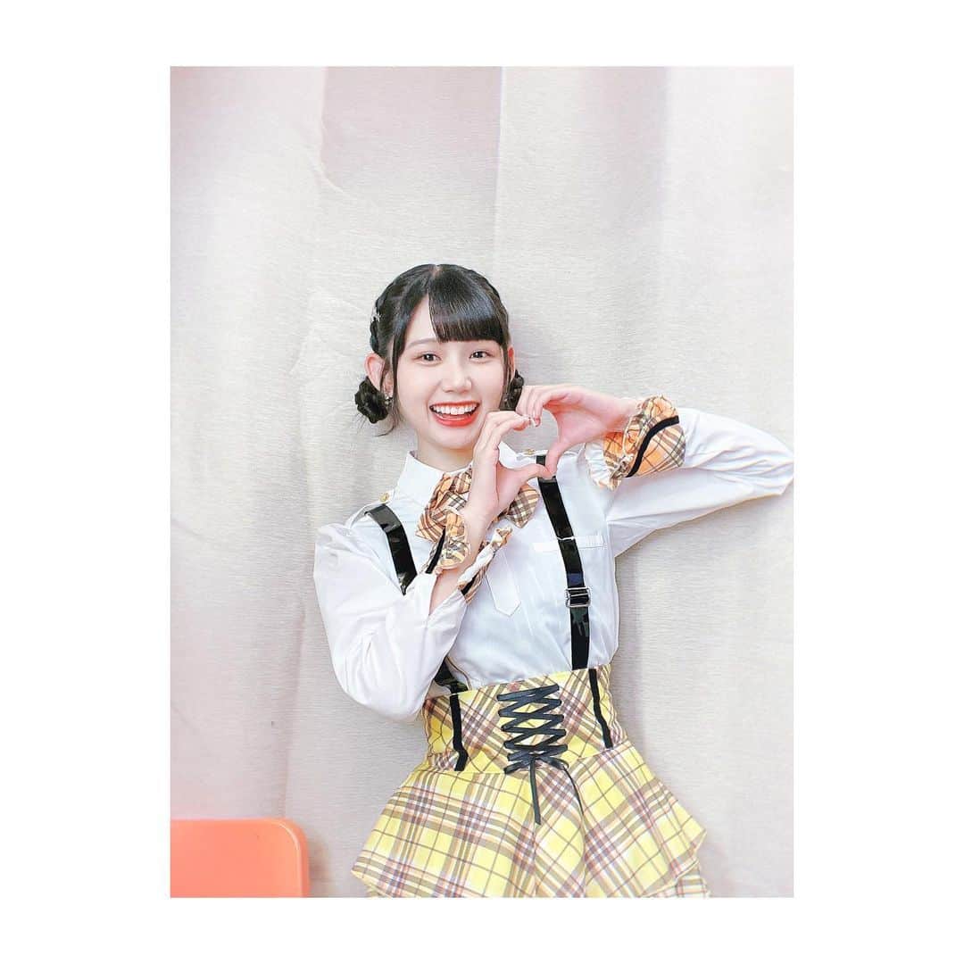 林于馨さんのインスタグラム写真 - (林于馨Instagram)「. 發現好久沒更新了耶σ((ó⍢ò///) 昨天難得的在禮拜五晚上跳公演🔥 星期日還有一場 今天一整天放假好開心🫨 順便和大家分享一下昨天的🌚綿羊頭！ - 久しぶりに更新しに来た⋆* 初めて平日の公演！来てくれてありがとう そして丸一日皆さんもお疲れ様でした！ 日曜日もまたある✊🏻‎❤️‍🔥今日は一日休みで 幸せ_(๑⃙⃘´ω`๑⃙⃘_)⌒)_ごろごろぉ〜 昨日の羊ヘアの写真を贈ります！ - #AKB48 #AKB48TeamTP #TeamTP  #UnitTicTacToe #🔫 #れいち #林于馨 #羊ヘア #黒羊 #綿羊頭 #手をつなぎながら #公演 #手牽手公演 #烏梅劇院 #劇場公演」5月13日 19時27分 - reichi01_akb48teamtp