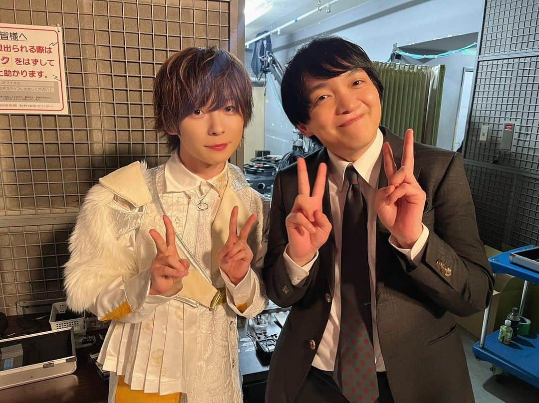 仮屋瀬さつきのインスタグラム：「明日 19:00〜フジテレビ📺 『オールスター合唱バトル』出演させていただきます！ 1ヶ月間たくさん頑張ったので絶対観てください！  ずっと大好きなほしのディスコさんとお写真撮っていただけてすごく幸せでした、、有難うございました🙇  #オールスター合唱バトル」