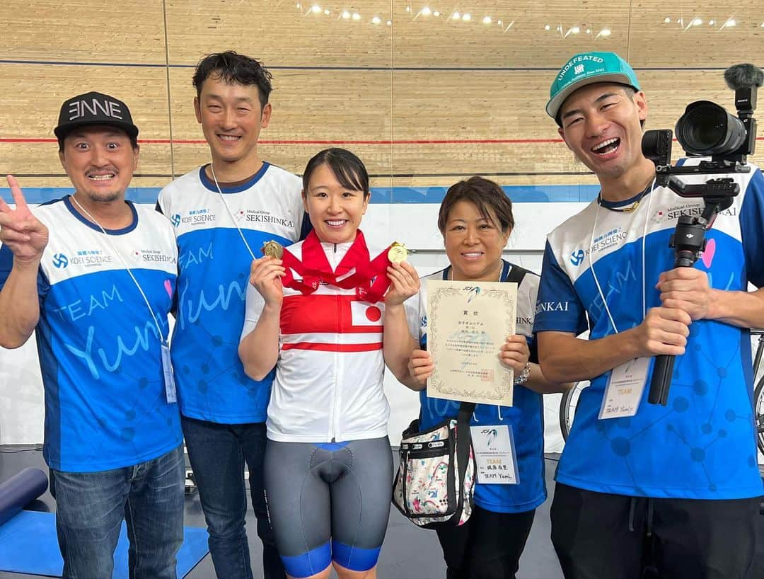 梶原悠未さんのインスタグラム写真 - (梶原悠未Instagram)「全日本選手権 優勝🥇🎉  オムニアム 6度目の金メダルを獲得できました🥇💖  毎日トレーニングに励めるのも、無事に最後まで走り切れたのも、オムニアム6度目の完全優勝を達成できたのも、ぜーーーーんぶ皆様のサポートと応援のおかげです🙇‍♀️✨  たくさんの愛とパワーをありがとうございます💖  私もみんな愛してます💕💕  私の原動力。  私を支えてくれる方々。  私は幸せです。  TEAM Yumi 最高&最強です💖  パリオリンピックに向けて突き進みます！  #cycling #サイクリング #ロードバイク #梶原悠未 #TEAMYumi  #koeiscience @koeiscience #石心会 @kenkoujyukuch_kanagawa #日本ウェルネススポーツ大学  #OGKKABUTO #BIORACER #CRAFT #CWX #NITTO  #thankyou @hitoshi.nakamura.1694 @yugoana @wp_satoshi_wp @yurikajihara」5月13日 19時31分 - yumi_kajihara