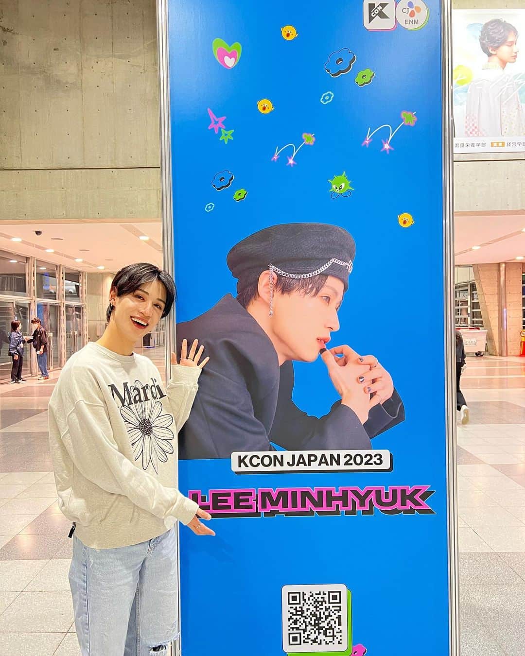 ヒョクのインスタグラム：「KCON1日目2日目終わりました✨  皆さんお楽しみ頂けましたか？ 明日5/14は！！ 1番見てほしい僕のLIVEパフォーマンスがKCONステージで13:40からあります！ 皆さんお待ちしております💋  #ヒョク#LEEMINHYUK#KISSUOFF#KCON#KCONJAPAN2023」