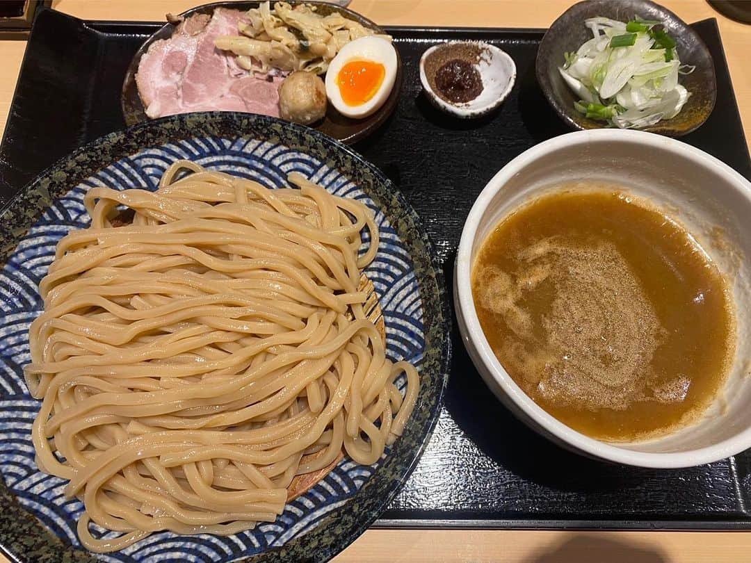 上野優華さんのインスタグラム写真 - (上野優華Instagram)「フォルダ見てたら誘惑が多すぎた。 めっっっっっっちゃくちゃ美味しいつけ麺🍜 日替わりの辛味噌が好きすぎた。 今行きたい。今。  #つけ麺 #つけ麺道 #つけ麺好き #麺スタグラム #インスタグルメ部 #麺活  #亀有 #亀有つけ麺 #🍜 #♥️」5月13日 19時46分 - yuukaueno0205