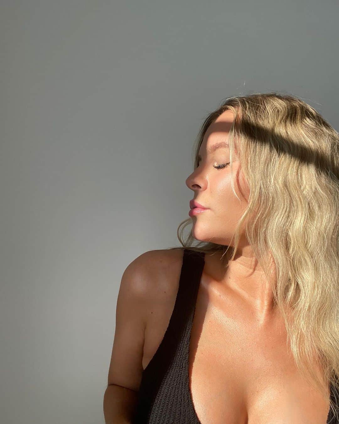 Dagi Beeのインスタグラム：「21°C☀️」