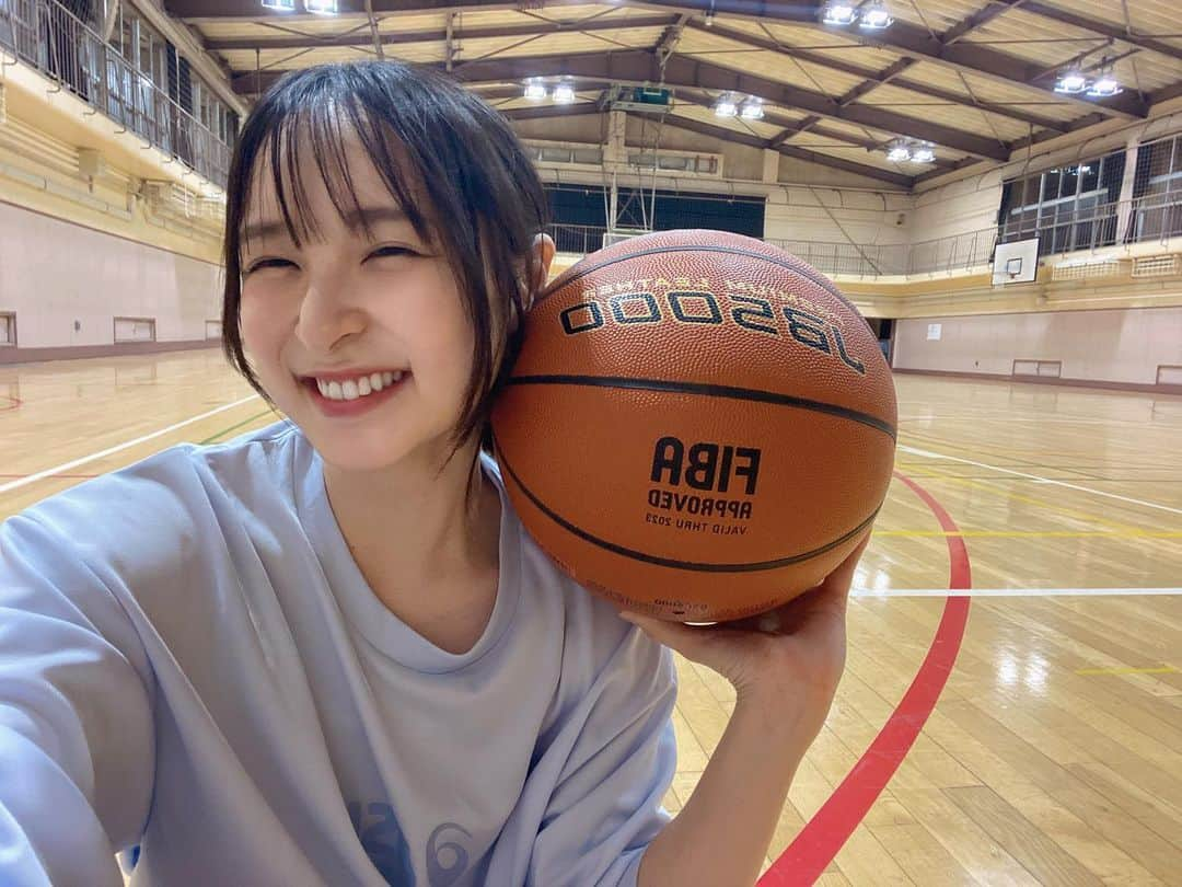 中崎絵梨奈さんのインスタグラム写真 - (中崎絵梨奈Instagram)「自主練したくて仕方ない最近..⛹️‍♀️ みんなどこでバスケするのかね🤔  #バスケ #バスケ女子 #basketball #学生バスケ #高校バスケ　#大学バスケ #Bリーグ　#Wリーグ　#NBA #バスケスキル　#スポーツ女子　#スポーツ　#sports #バスケ部 #バスケ観戦」5月13日 19時49分 - chu_erina