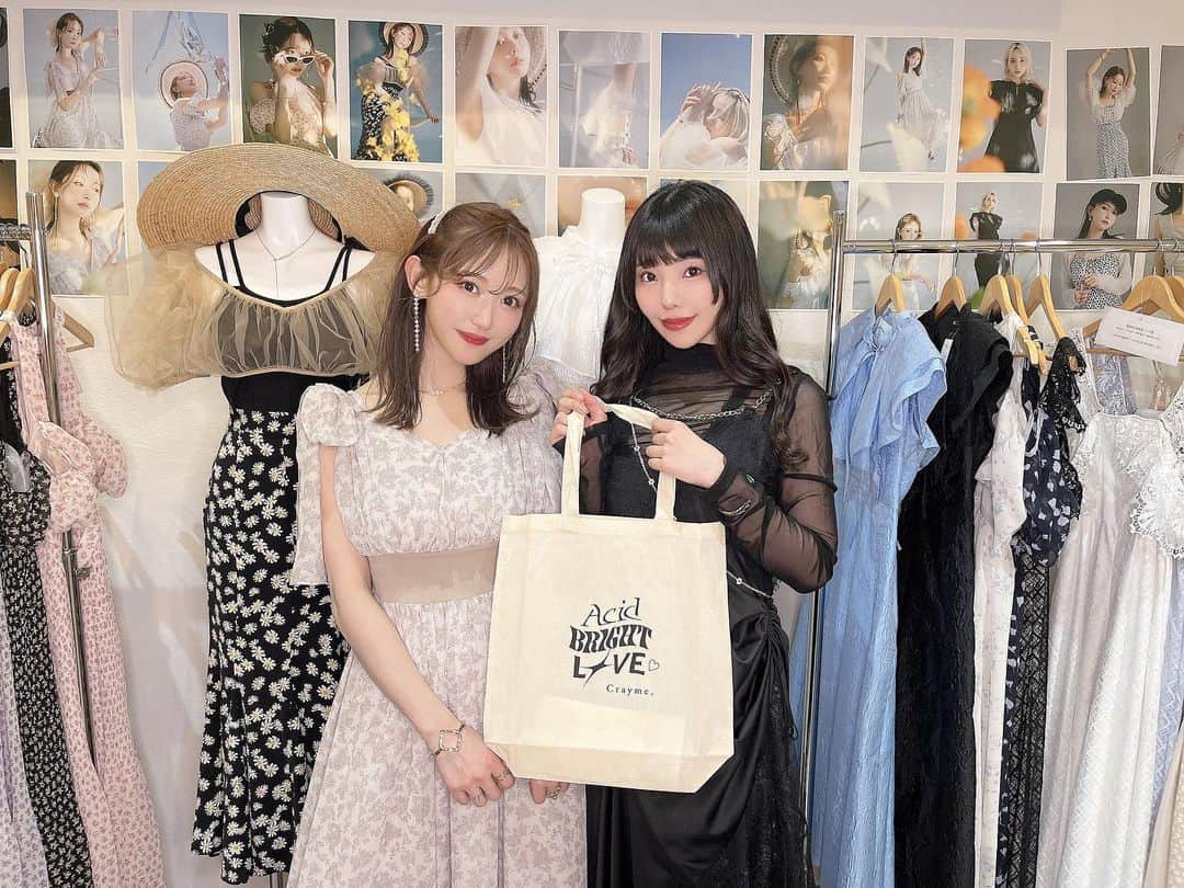 相沢梨紗さんのインスタグラム写真 - (相沢梨紗Instagram)「Crayme, 2023 SPRING/SUMMER Collection 【 ACID BRIGHT LOVE 】 Order & Exhibition  どのアイテムも全部可愛くて🤍 素敵な夏前のお買い物ができました〜🤍  ゆいちゃんさん🤍天才❣️ 久しぶりにお話しできて嬉しかった〜🥺 かわいか〜〜〜〜👼🤍  #crayme #yuikanno #ss2023collection #spring #summer #fashion」5月13日 19時50分 - risacheeese