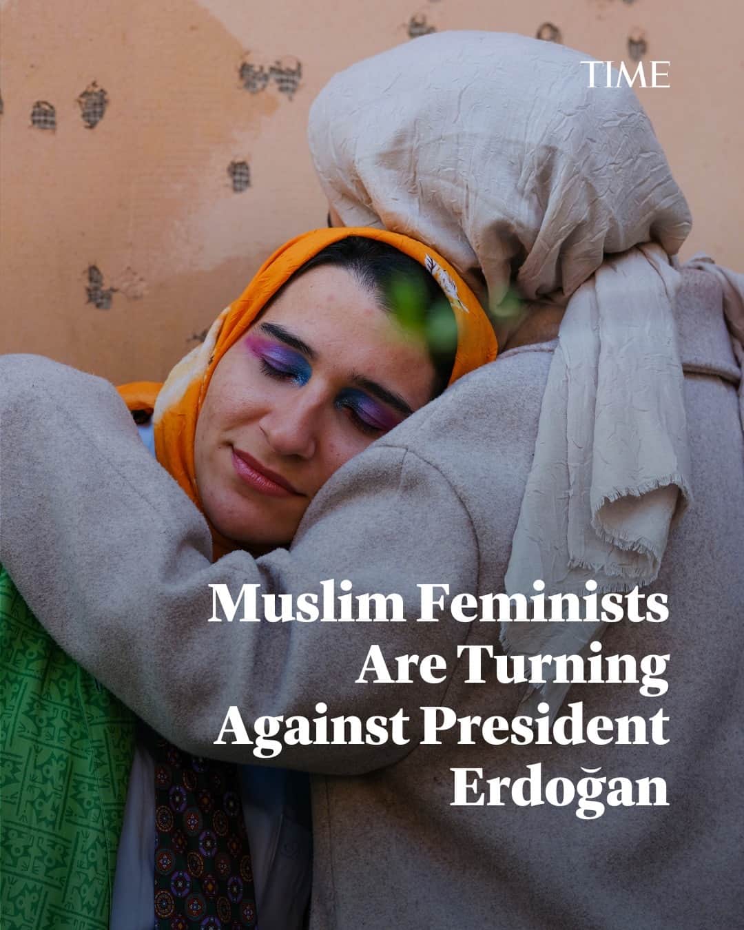 TIME Magazineのインスタグラム：「“I grew up with Erdoğan’s government, and at first, we were able to gather and protest without teargas,” Şeyma Çetin says. “Now our right to freedom of expression and protest is being met with violence. This government fears everything from everyone. We need a government that allows us to criticize it.”  23-year-old Çetin is among a growing number of women who call themselves Muslim feminists—and who aren’t going to be boxed in by stereotypes. They belong to a new generation of religious women marked by their increasingly vocal opposition to Turkey’s conservative government led by President Recep Tayyip Erdoğan.  Their mothers saw Erdoğan as an ally thanks to his lifting of a highly contentious ban on wearing the headscarf in government offices in 2013. Earlier that year, as the Gezi Park anti-government protests swept across Turkey, he had co-opted them as a constituency, describing them as “our sisters in headscarves.”   But in the decade that followed, many younger religious women like Çetin have shifted away from the President and his ruling Justice and Development Party. They accuse the government of trying to roll back the hard-won rights of Turkish women, including removing legal protections against gender-based violence and severely limiting access to abortion.  At the link in our bio, find out why a third of the women who voted for Erdoğan in the 2018 elections said they may not do so this year. Photographs by Özge Sebzeci (@ozgeseb) for the Fuller Project」