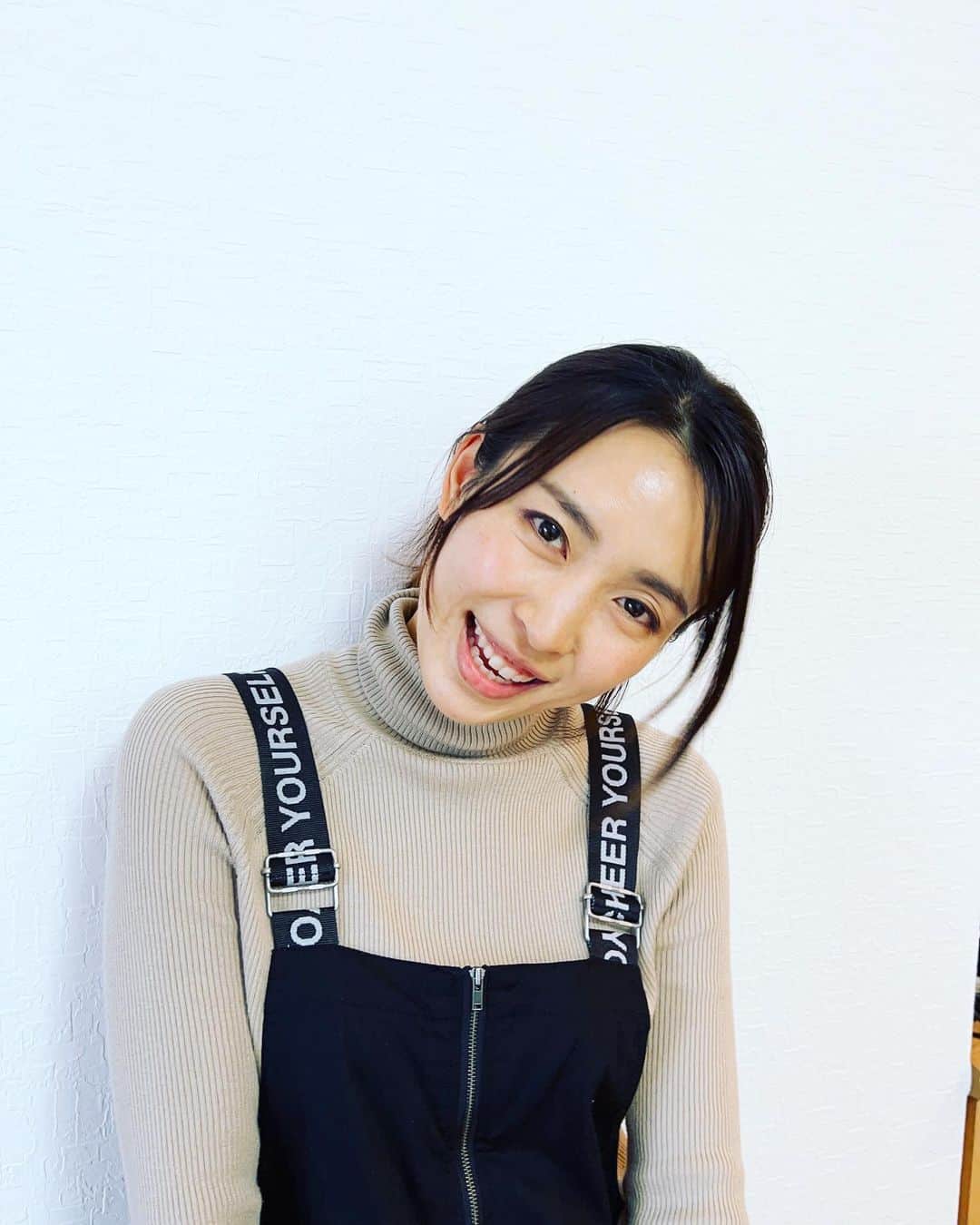 黒川芽以のインスタグラム：「おめでとうさん、自分！ 36歳になりましたね！いや、びっくり！ 20代の頃に思ってた36歳って、もっと大人かと思ってたけど、全然だよねw きっと、40代になっても、50代になっても、びっくりするんだろうな。  誕生日の0時になった瞬間は、ベビーがちょうど泣いて起きたので、なんか『おめでとう』って言ってくれてるみたいで笑った。  実はまた仕事がそろそろ出来そうで、テンション上がってきました！ これからも、母であり、役者であり、女であり、人生エンジョイしていきたいと思います。  どうか、よろしくお願いします。」