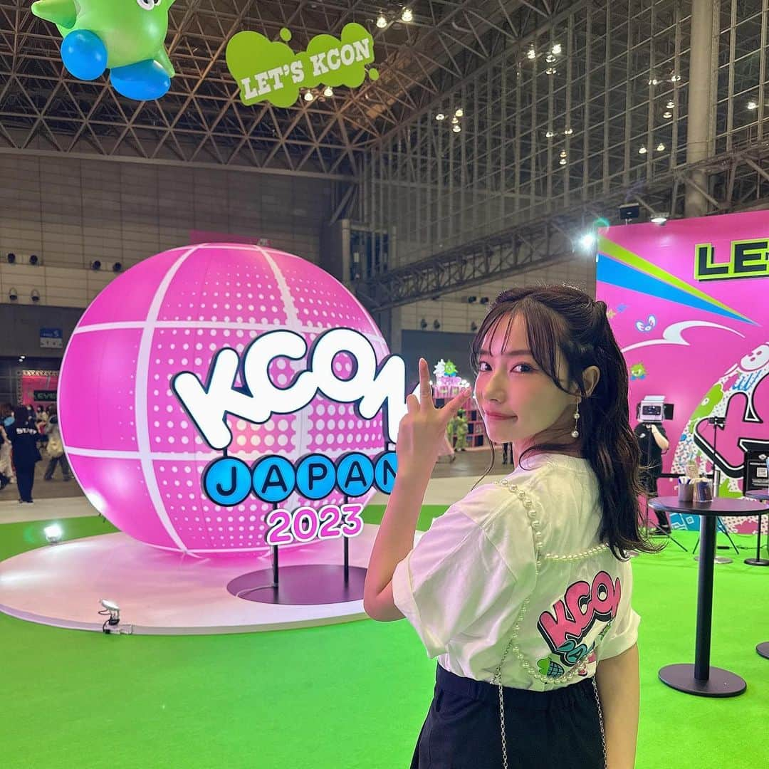 村瀬紗英さんのインスタグラム写真 - (村瀬紗英Instagram)「#dailylook KCON CONNECTING STAGE 見届けてくださった皆様ありがとうございました♡ 来てくださったアーティストの皆さんとファンの皆さんと楽しくお話できて素敵な時間を過ごせました✨ ありがとうございました🫶🏻  こうしてKCONのお仕事できて嬉しかったです☺️また、会えますように！  明日も楽しんでね〜🙌🏻✨ #KCON #KCONJAPAN」5月13日 19時55分 - saepiiii.m