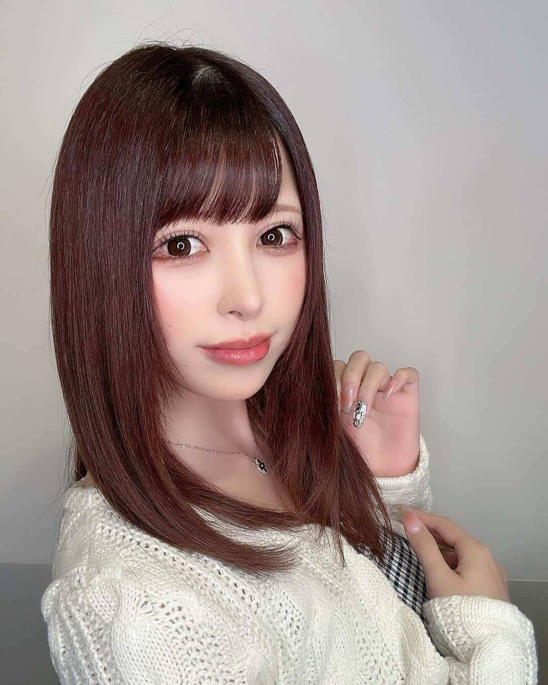 椎葉みくるのインスタグラム：「今回も完璧です💯💮 とぅるとぅる〜ദി ᷇ᵕ ᷆ )♡  #有岡みう #撮影 #美容院 #カット #カラー #トリートメント #最高」