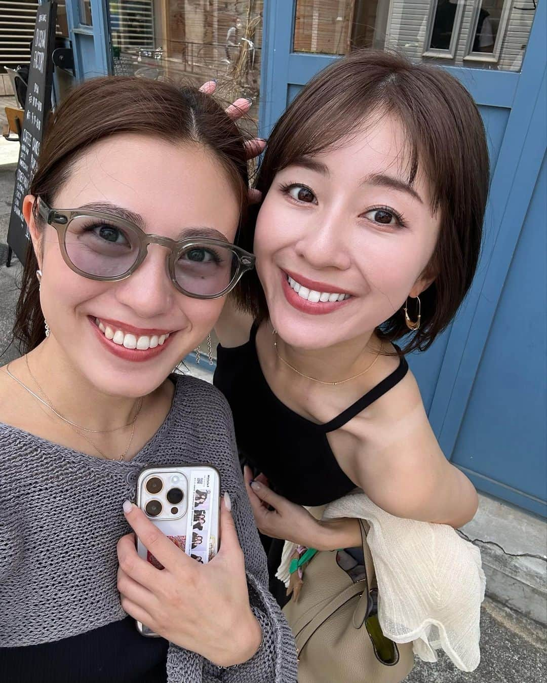 水野佐彩さんのインスタグラム写真 - (水野佐彩Instagram)「・ YouTubeを妹とはじめました👭🏻❤️  Vlogなど中心に緩〜く楽しく録って 配信していけたらと思ってます🌷 ぜひチャンネル登録よろしくね🧡🧡  🖤 @etretokyo  🖤 @bonjoursagan  🤍 @searoomlynn_official  👡 @dianashoespress   ブラックコーデ🖤 コクーン型のバルーンスカートが 甘くならなくてとてもよい✨✨  そしてしっかりトレーニングしてるから 今まで避けてきたアメスリを躊躇なく着られる🥺✨ ケンタロスパワーですわ🏋🏽‍♀️🏋🏽‍♀️🏋🏽‍♀️  おちびコーデ #おちびの輪 #低身長コーデ #Sサイズコーデ #ママコーデ #ママライフ #2020年ベビー #女の子ママ #女の子ベビー #ブルベ夏 #ブルベ #ブルベサマー #ブライトサマー #ブライトスプリング #ソフトクラシック #ウェーブ #骨格診断ウェーブ #春コーデ #bonjoursagan #bs_style」5月13日 20時09分 - saaya_mizuno