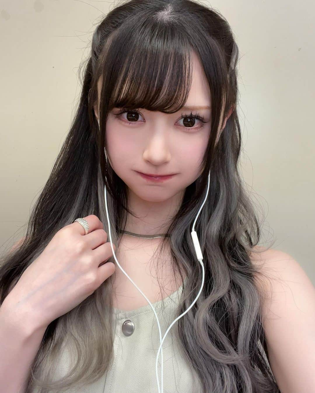 山本望叶さんのインスタグラム写真 - (山本望叶Instagram)「元気です⸜( ◜࿁◝ )⸝︎︎  #ootd #code #コーデ #夏服コーデ #セットアップ #セットアップコーデ #emoda #ハーフツイン #エクステ #シールエクステ」5月13日 20時08分 - mikana.yamamoto