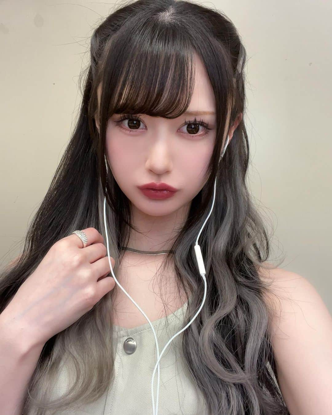 山本望叶さんのインスタグラム写真 - (山本望叶Instagram)「元気です⸜( ◜࿁◝ )⸝︎︎  #ootd #code #コーデ #夏服コーデ #セットアップ #セットアップコーデ #emoda #ハーフツイン #エクステ #シールエクステ」5月13日 20時08分 - mikana.yamamoto