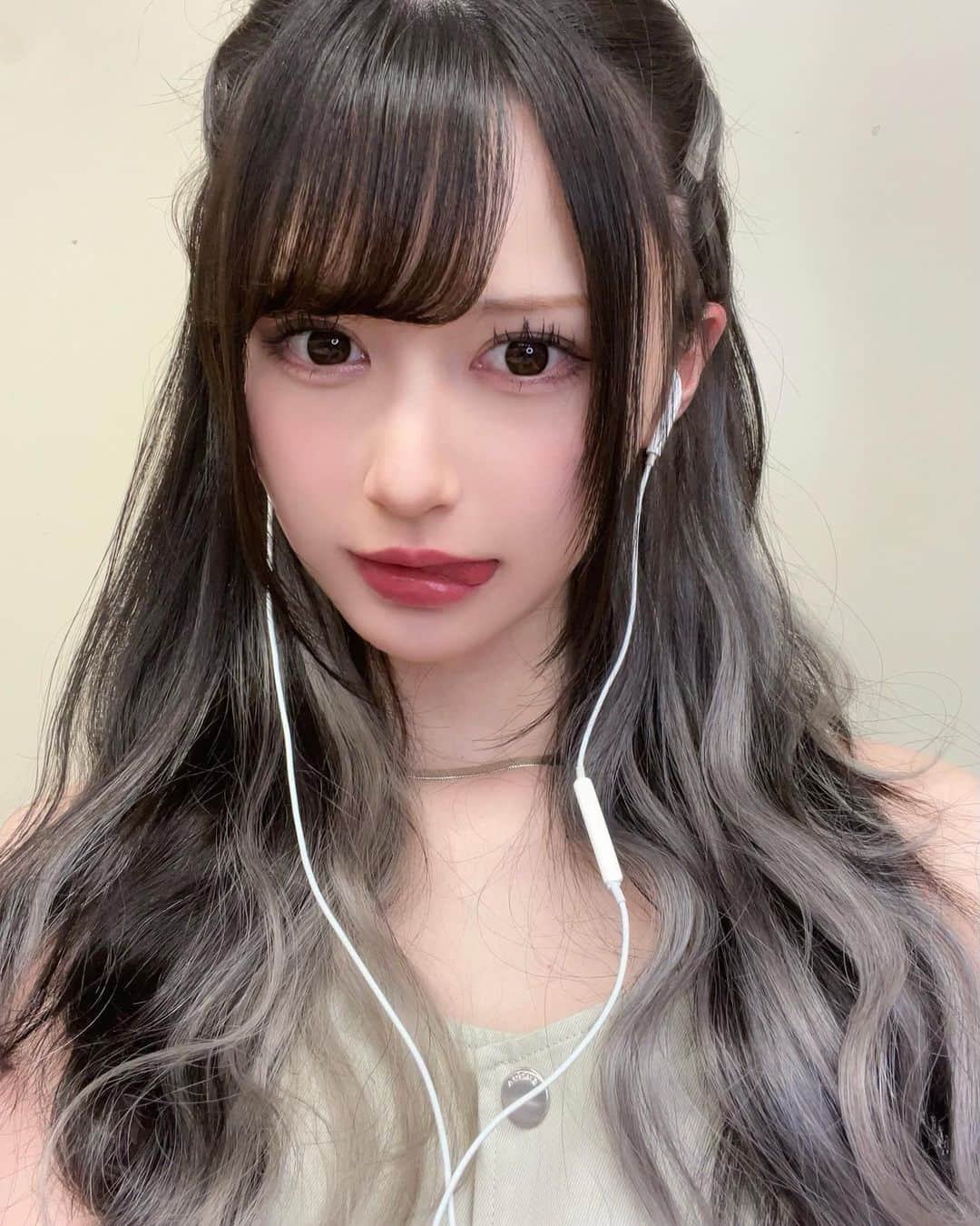 山本望叶さんのインスタグラム写真 - (山本望叶Instagram)「元気です⸜( ◜࿁◝ )⸝︎︎  #ootd #code #コーデ #夏服コーデ #セットアップ #セットアップコーデ #emoda #ハーフツイン #エクステ #シールエクステ」5月13日 20時08分 - mikana.yamamoto