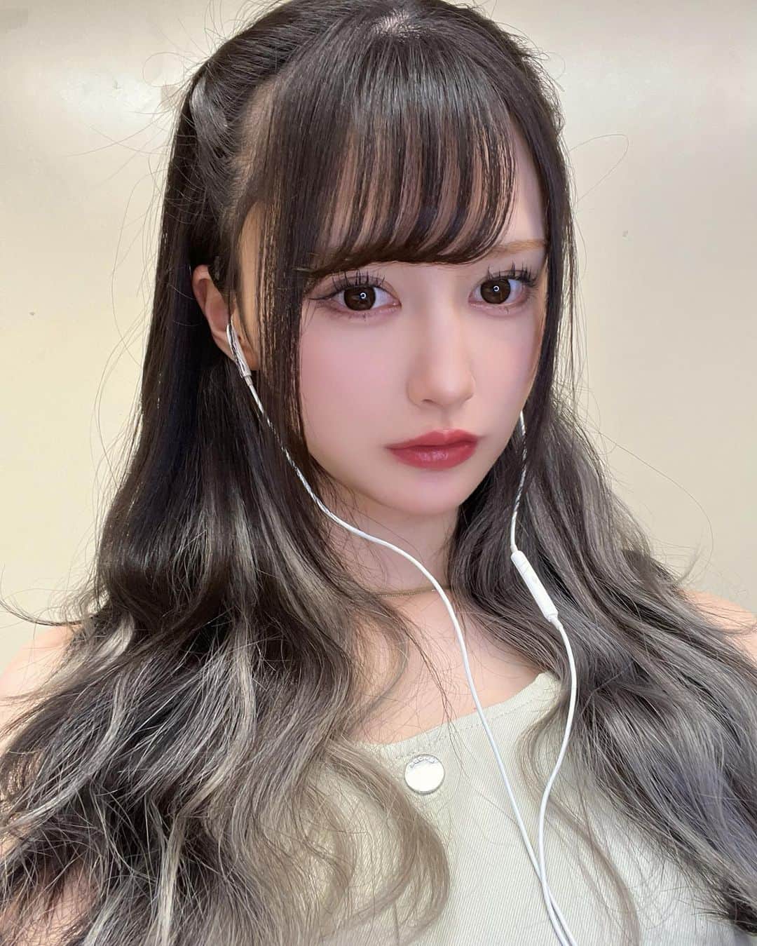 山本望叶さんのインスタグラム写真 - (山本望叶Instagram)「元気です⸜( ◜࿁◝ )⸝︎︎  #ootd #code #コーデ #夏服コーデ #セットアップ #セットアップコーデ #emoda #ハーフツイン #エクステ #シールエクステ」5月13日 20時08分 - mikana.yamamoto