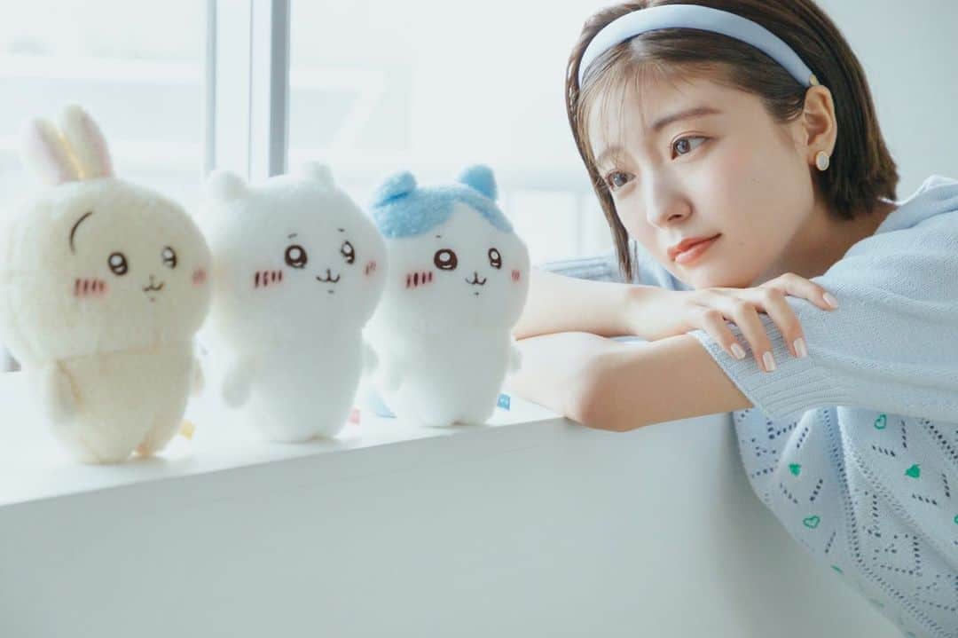 工藤美桜のインスタグラム：「嬉しかったので…2日続けてすみません… ちいかわたちと密会してなにやら楽しそうですね…☺️ #ちいかわ #愛おしい」