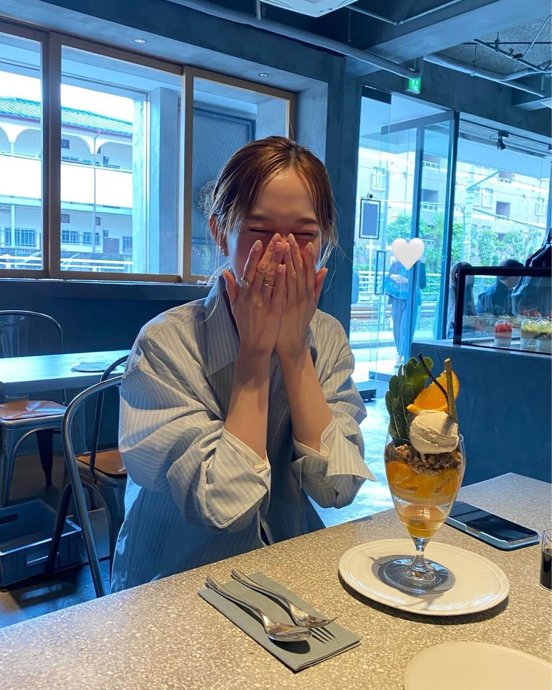 はれこのインスタグラム：「パフェ🤍  まゆさん(@may_ugram)と定例お茶会 『PATISSERIE ASAKO IWAYANAGI』に行きました  綺麗に撮れてるパフェはまゆさん撮影👩‍💻 最後の写真はわたし🤣  -  『PATISSERIE ASAKO IWAYANAGI』 @patisserie.asakoiwayanagi  📍等々力駅より徒歩3分くらい  -  #patisserieasakoiwayanagi #等々力カフェ  #東京カフェ  #東京カフェ巡り  #スイーツ巡り  #パフェ活  #パフェ巡り  #はれことおやつ」