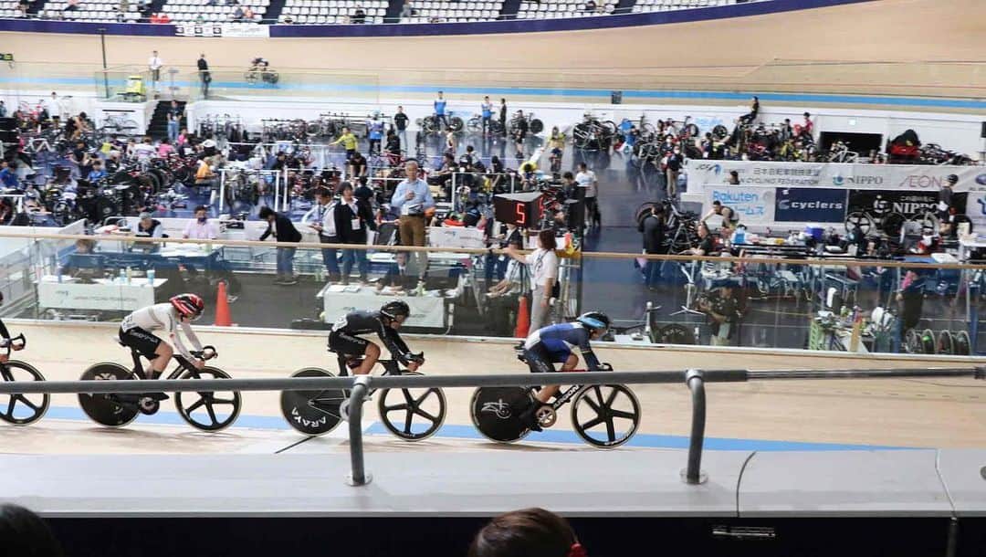 梶原悠未さんのインスタグラム写真 - (梶原悠未Instagram)「【ルール解説】自転車競技の種類を説明します！  私がパリオリンピックで金メダル獲得を目指す種目のルールや見どころを解説しました！  これを見れば自転車競技のことが大体わかります！  東京オリンピックで銀メダルを獲得したオムニアムはとっても奥が深くて面白いです✨  明日、全日本選手権で出場するマディソン種目も解説してます🚴‍♀️  プロフィールリンクからぜひYouTube見てください🥰  チャンネル登録、高評価お願いします！  🧑‍💻 @wp_satoshi_wp  📸 @atsutomoko   #cycling #ロードバイク #サイクリング #自転車 #チャリンチャリーン」5月13日 20時16分 - yumi_kajihara