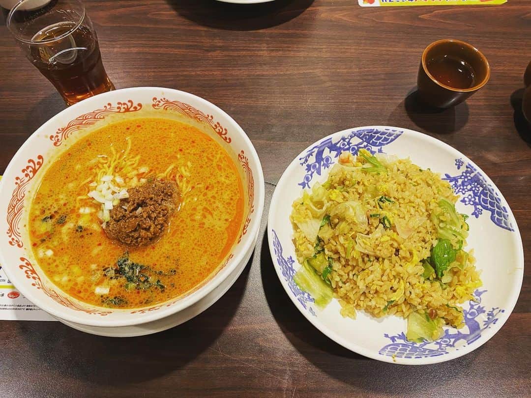 のインスタグラム：「夕飯はわんぱくボーイです🍚」