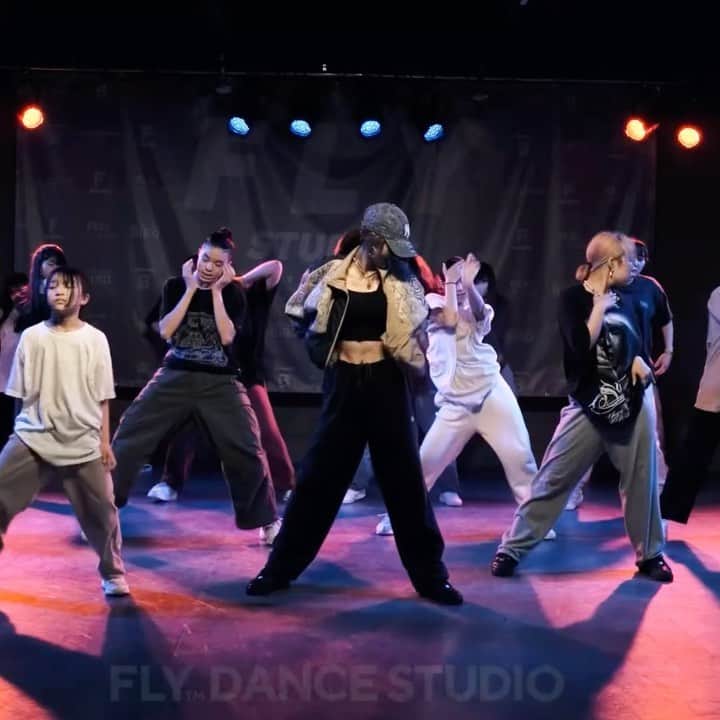 Kahonnaのインスタグラム：「． @flydancestudio.jp 🩵💦 FLYにてWSさせていただきました✴︎❤︎ とっても久しぶりのFLY楽しすぎて みんなからのパワー最高すぎた、、🥵✴︎ ありがとうございました🙇🏼‍♀️❤︎  ★来月もさせていただきます🙏🏼💙 - 6/17(土)15:00-16:30 - どなたでも受けれるのでお待ちしてます🙇🏼‍♀️❤︎  #FLY#Usher#Liljon#Sexbeat#dance#KYOTO#京都」