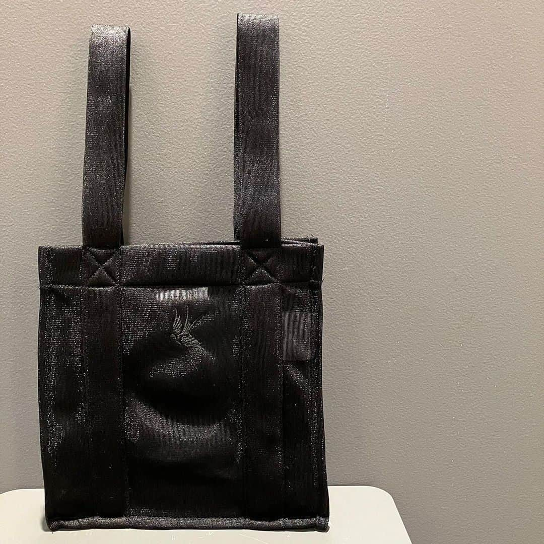 BEAMS JAPANさんのインスタグラム写真 - (BEAMS JAPANInstagram)「＜Rhodolirion＞ NOVEL TOTE -RASCHEL KNITTING ¥9,900-(inc.tax) Item No.61-61-0689 BEAMS JAPAN 3F ☎︎03-5368-7317 @beams_japan #rhodolirion #beams #raybeams #beamsjapan #beamsjapan3rd #beamsjapanwomens」5月13日 20時27分 - beams_japan