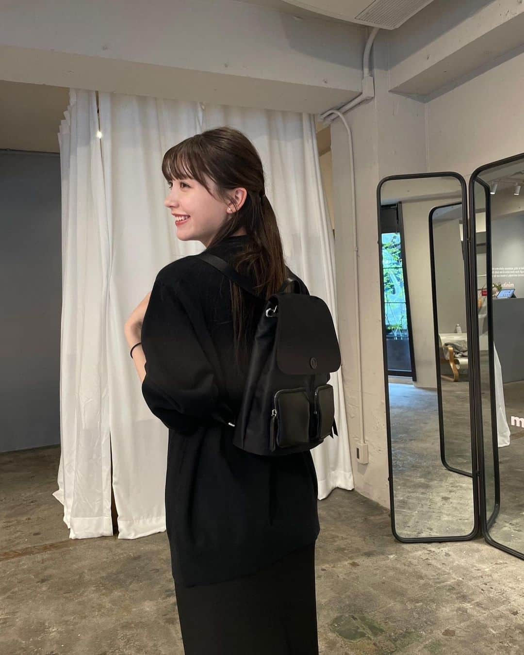 雑賀サクラさんのインスタグラム写真 - (雑賀サクラInstagram)「With prettiest bag collections🩵 guess which one I choose」5月13日 20時23分 - sakura_saiga