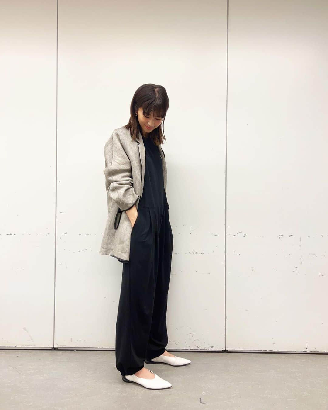 安田美沙子さんのインスタグラム写真 - (安田美沙子Instagram)「今日の私服✨  ABEMA生放送見てくださった方ありがとうございました。  オムライス好きとしては、幸せな 時間になりました。。。  🥚とケチャップって、「幸せ」だよね！！  こどもはそれをわかってる♥️  また、子供達に作ろ✨  #ootd jacket.. @photocopieu  allinone.. @florent___official  necklace.. @affect_jp  ring.. @milamorejewelry  shoes.. @shisei_shoes  #abema #work #thanks #みさこファッション」5月13日 20時24分 - yasuda_misako