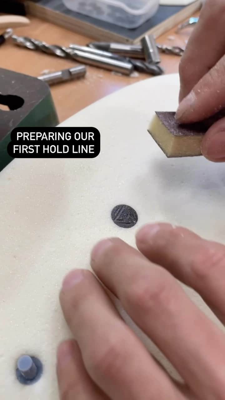 ルスタン・ゲルマノフのインスタグラム：「Preparing our first hold line 🤗  This is real speed: focused and precise work.」