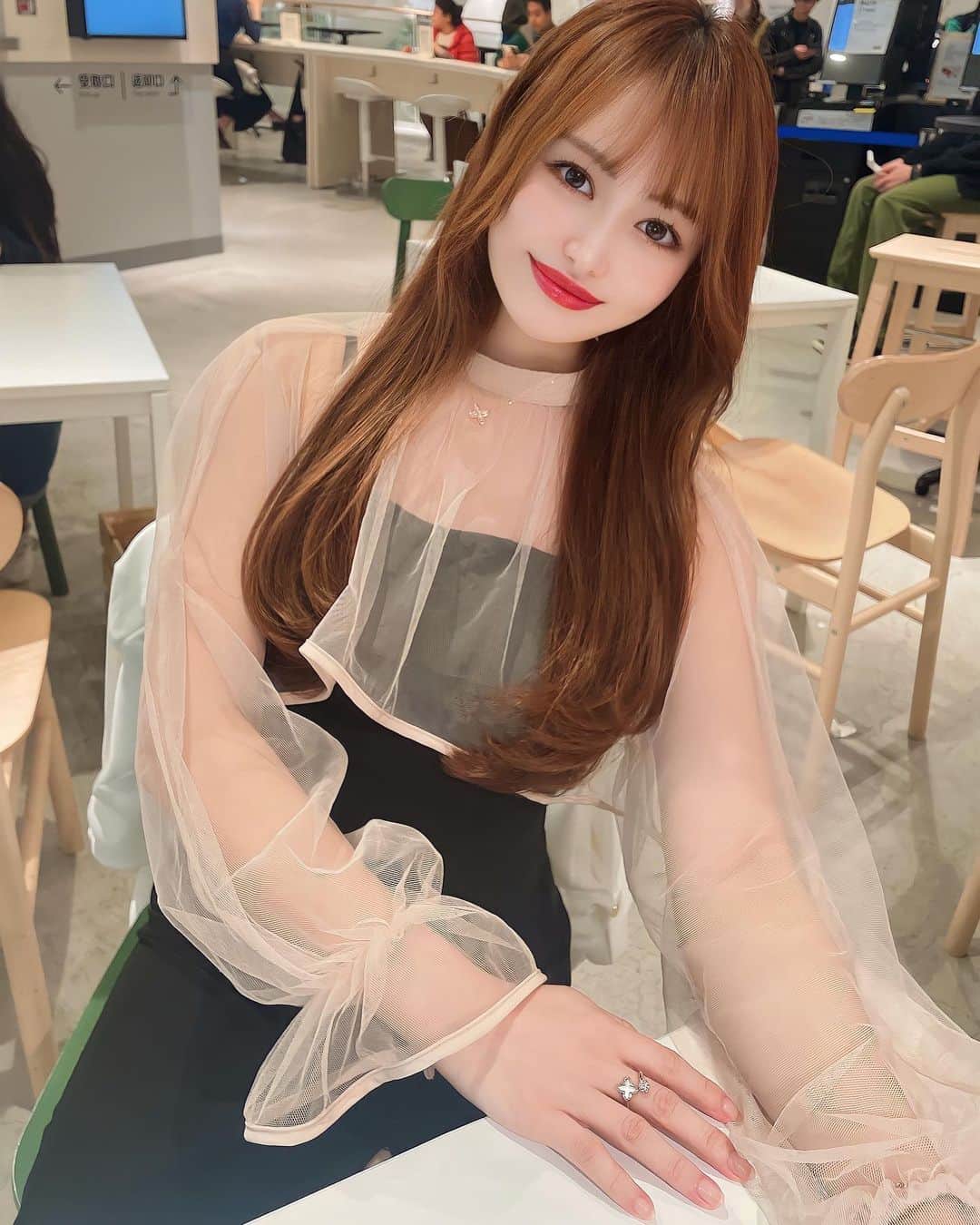 餃子のりさちゃんのインスタグラム：「毎日サラダ生活🥗  服は両方 #GRL 💖   #ダイエット生活」