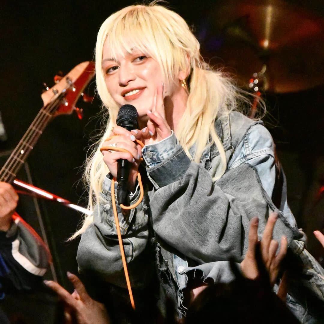 のインスタグラム：「⁡ ⁡ ⁡ BugLug ONEMAN TOUR 2023 Everything Inside Me is Changing 札幌Crazy Monkey ⁡ 想像以上の現実をまた 青春止まれない  Kaizou以上の現実がまた 飾る奇蹟  「はい。ピース✌︎」　 ⁡ #iCON #えいりあん #EverythingInsideMeisChanging #ONEMANTOUR #live #BugLug #一聖」