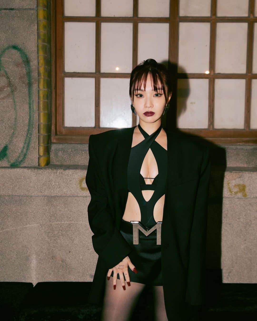 Kimberley Chenのインスタグラム：「Last night was amazing ✨ so many beautiful photographs and beautiful people 🤍  超級愛我的 @muglerofficial @hm 🔥   @voguetaiwan @voguemagazine @photovogue #muglerhm」