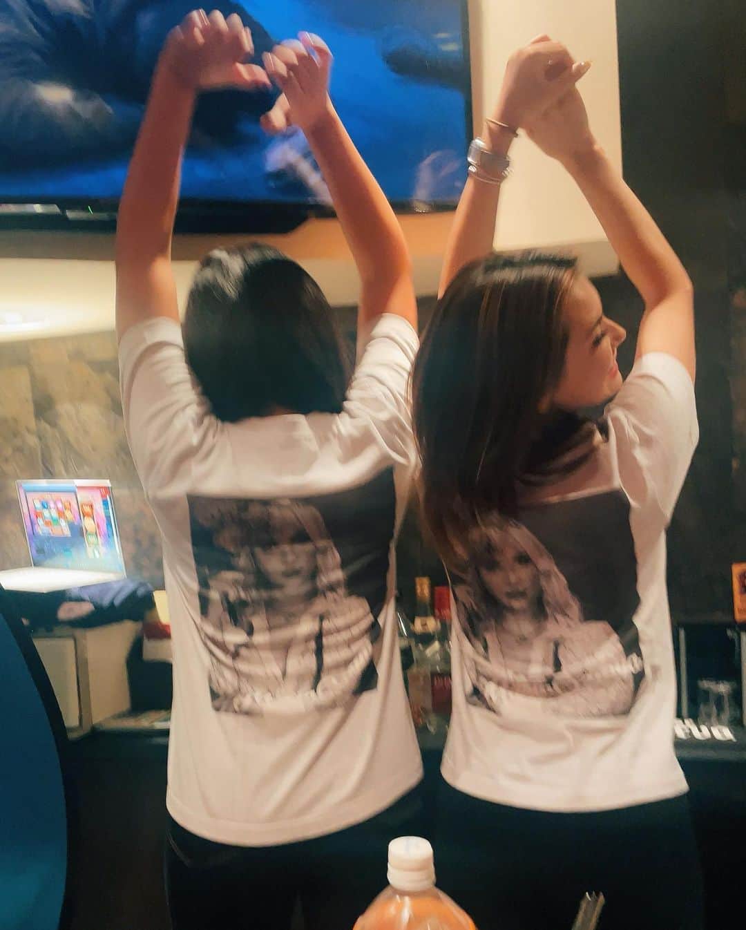 小澤マリアさんのインスタグラム写真 - (小澤マリアInstagram)「小澤マリアオリジナルTシャツ販売開始❤️‍🔥 Maria Ozawa original “Hangover” T-shirt is now officially out!!! It’s only  3,500 JPY and the sizes are S,M,L .  Go book yours now !!! 👕💙  #mariaozawa #hangover #tshirt #originaltshirt #madeinjapan #pr #original #model #entrepreneur #business #selfemployed #influencer #businesswoman #workhard #playharder #japan #philippines #lifestyle #happyandhealthy #happyandsuccessful」5月13日 20時46分 - maria.ozawa0108