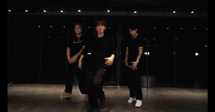 Kasperのインスタグラム：「Bambi  @baekhyunee_exo   Choreo by @kasper0524   Dancers @yumekitakenaka_ @rootspace_ @shu_riii322 @yamakasi.34 @asupi_pipi @iamnaminbin @itsmia_bestmiaever @ssu_u_zy   And @yehwankimm @_simeez @_rianess」