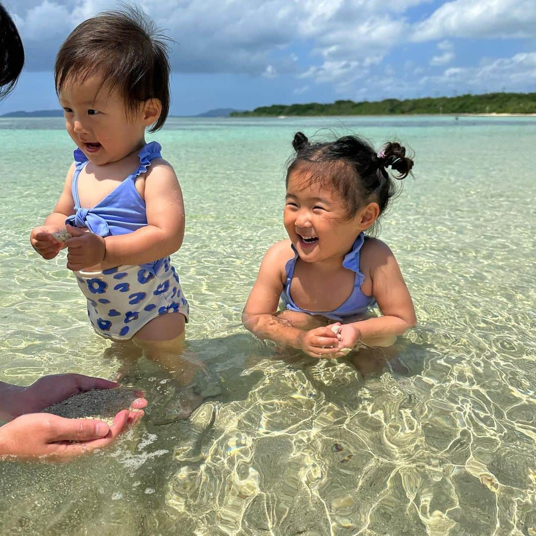 三浦あくりさんのインスタグラム写真 - (三浦あくりInstagram)「my favorite swimwear💙 @alexiastam_official  . 今回の旅行で持ってきた中で いちばんのお気に入り👙 DMでもどこのですか？ と1番質問がきていた水着は 3人お揃いでget♡♡」5月13日 20時51分 - akurimiura