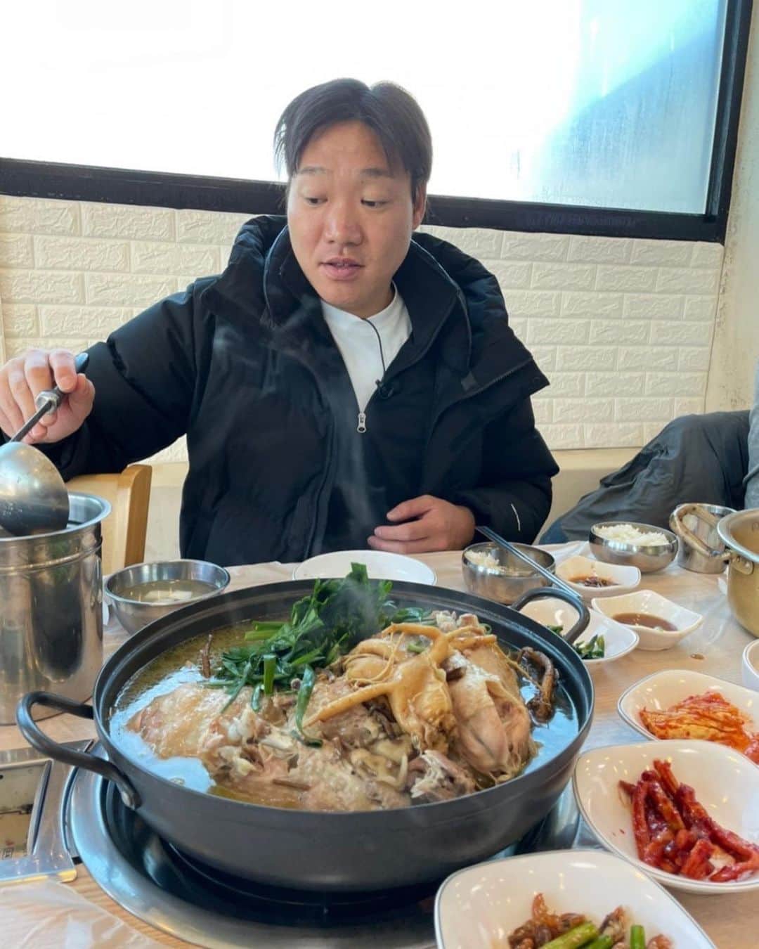 みやぞんのインスタグラム：「明日のイッテQ!に出てます✨  いやー楽しかった🥹  是非観て下さい‼️  #世界の果てまでイッテQ #イッタきり」