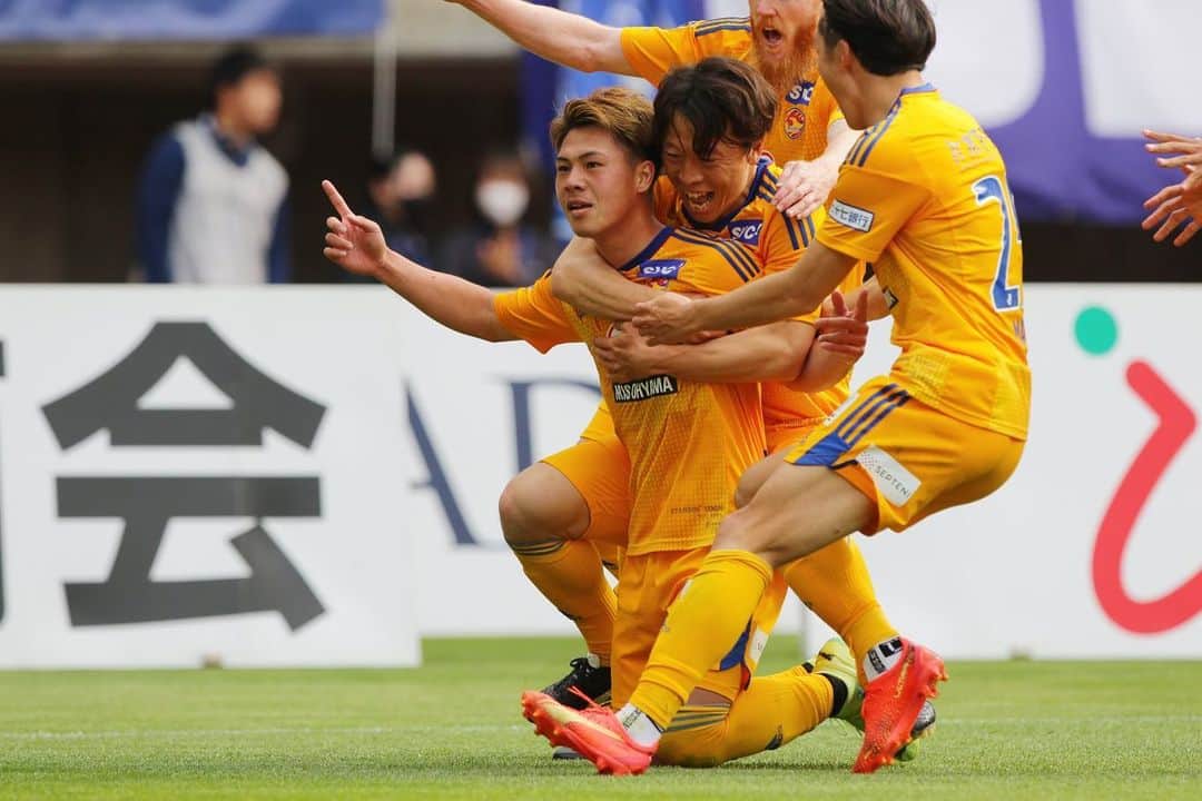 中島元彦のインスタグラム：「ダービー勝利🏅 最高でした！ 次も勝とう！  #ベガルタ仙台 #7 #ほな」