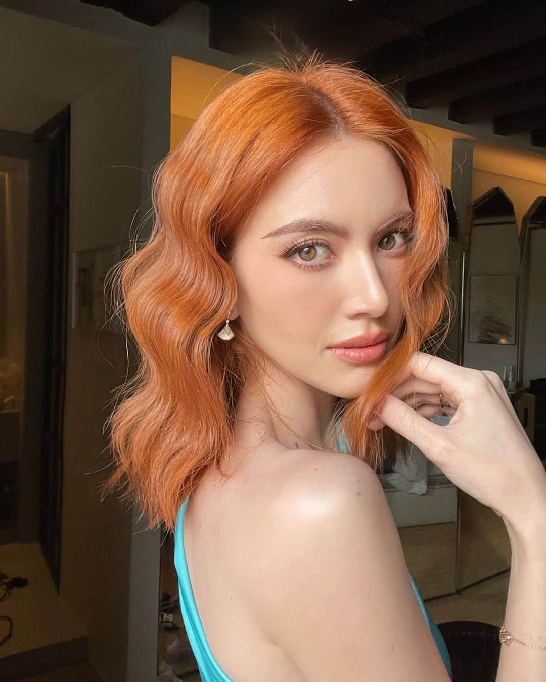 マイ・ダーウィカーのインスタグラム：「🧡」