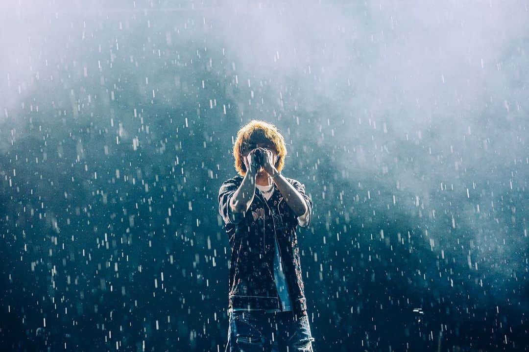 竹中雄大さんのインスタグラム写真 - (竹中雄大Instagram)「METROCK 2023 OSAKA 大雨でしたがそれはそれでいい思い出になりました。 滑って転けそうやったけど最後までセーフでした。笑 寒かったやろうに観てくれた全ての人に大感謝。 来週はMETROCK TOKYOもよろしく。 Photo : @junpeihiyoshi」5月13日 21時32分 - yudai_vo