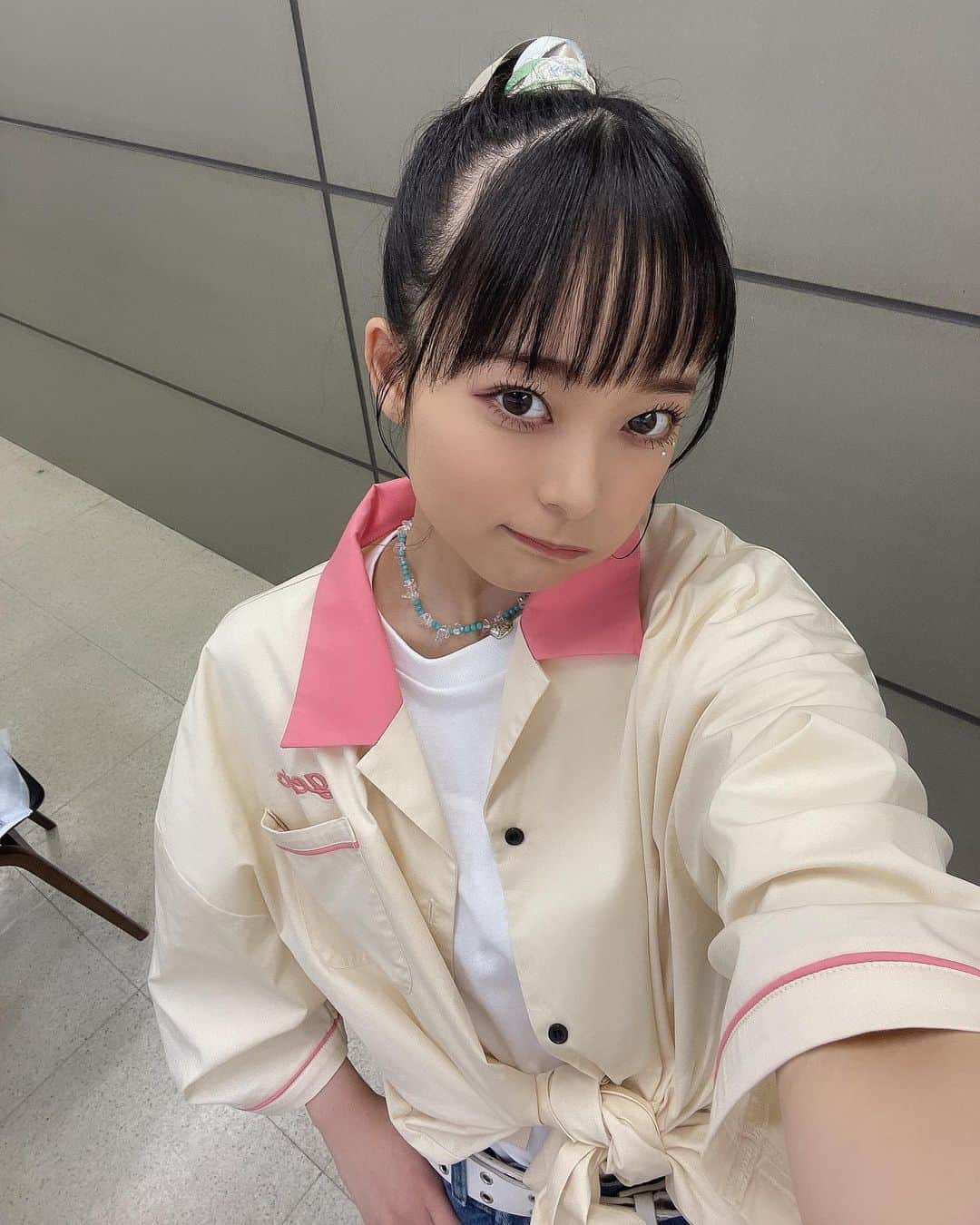 宇井優良梨さんのインスタグラム写真 - (宇井優良梨Instagram)「⁡ 🎳🎯🎰🎧 ⁡ SPINNSさんの5月シーズンビジュアル& コラボアイテム第2弾の発売が決定しました！！ ありがとうございます🤤🩶 ⁡ そして、6/3.4.11に東京.仙台.大阪でお渡し会も🫶🏼 私は東京に参加させていただきます☺︎ ⁡ 皆さんCHECKしていただけましたか？？ どのアイテムも可愛すぎて…😣🩶 ⁡ ぜひぜひたくさんおそろいしましょ🎳  この時だいぶ前髪伸びてきてたなあ。笑 ⁡ #SPINNS さん #GENIC #宇井優良梨」5月13日 21時44分 - yurari722