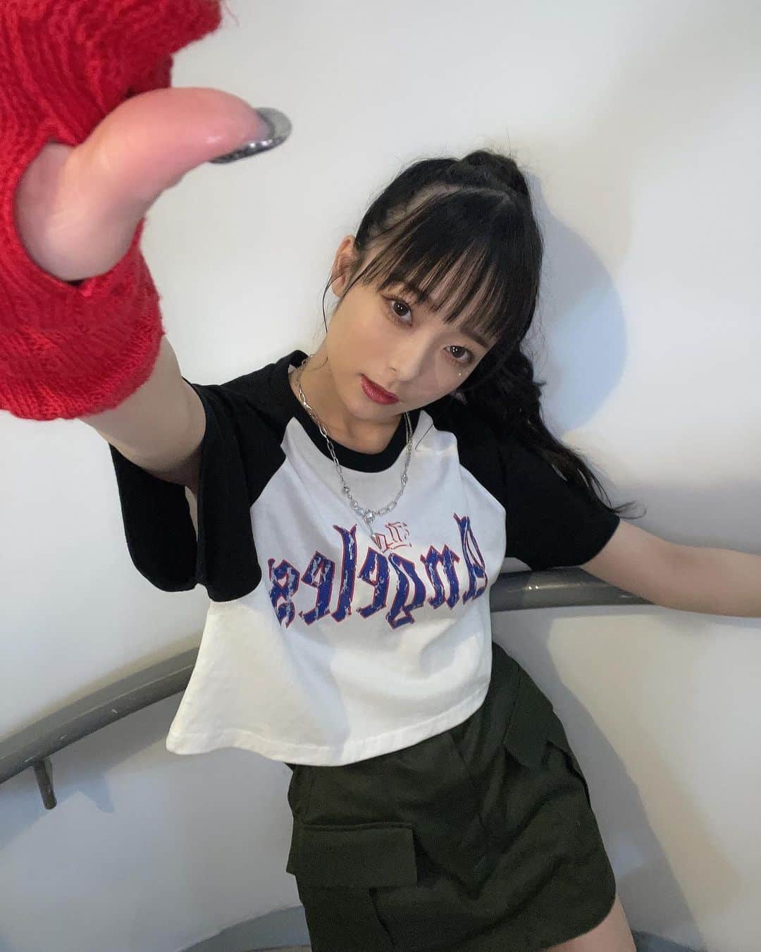 宇井優良梨のインスタグラム：「⁡ 🎳🎯🎰🎧 ⁡ SPINNSさんの5月シーズンビジュアル& コラボアイテム第2弾の発売が決定しました！！ ありがとうございます🤤🩶 ⁡ そして、6/3.4.11に東京.仙台.大阪でお渡し会も🫶🏼 私は東京に参加させていただきます☺︎ ⁡ 皆さんCHECKしていただけましたか？？ どのアイテムも可愛すぎて…😣🩶 ⁡ ぜひぜひたくさんおそろいしましょ🎳  この時だいぶ前髪伸びてきてたなあ。笑 ⁡ #SPINNS さん #GENIC #宇井優良梨」