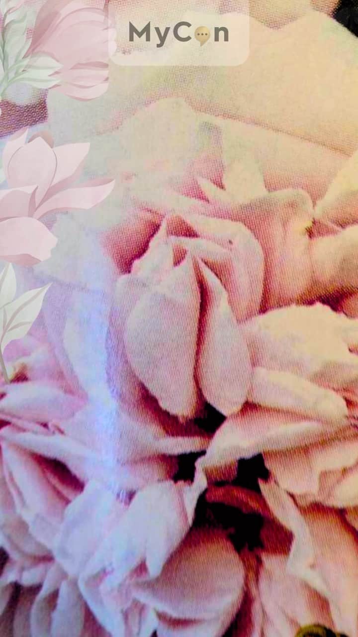 のインスタグラム：「LAST MINUTE! Calendar addition in honor of Mother’s Day, my first without my Mom. I can’t think of a better way to honor mine than to uplift and celebrate yours. Check my stories for a special Mother’s Day code on a 10min meet and greet with me between the hours of 11am-1pm Central this Sunday (TOMORROW) May 14th, 2023   To all those who are missing their Mom’s this year too, I am sending so much love. (Jenn,Tracy and Colin esp.) To all those Mother’s who are missing their children, I love you. (Maya esp.) To all those children whose relationship with their mother is complicated, I feel you. To all those women who have shown up for someone else’s child/ kid/ adult in a motherly way, I respect you. For those who have adopted or fostered children, I honor you. -To be a motherly figure to someone, you just need to love thoughtfully, listen attentively, guide gently and love whole heartedly. 💗 Happy Mother’s Day to all.   A special shout out to the women in my life who have been there for me at different times in my life: my beloved Step-mom, Patti; My Sister-in-law, Kim; my sweet acting coach, Iris Klein; My God Mother, Lorraine B; and former spiritual guide, Shannon V. xoxo 💋  Special mention to my niece, Mac. I love you. You are a wonderful Mom. Congratulations to all you first time Mommies, please know and trust the ones before you. We are here to support in whatever way you may need. (Rachel esp.)」