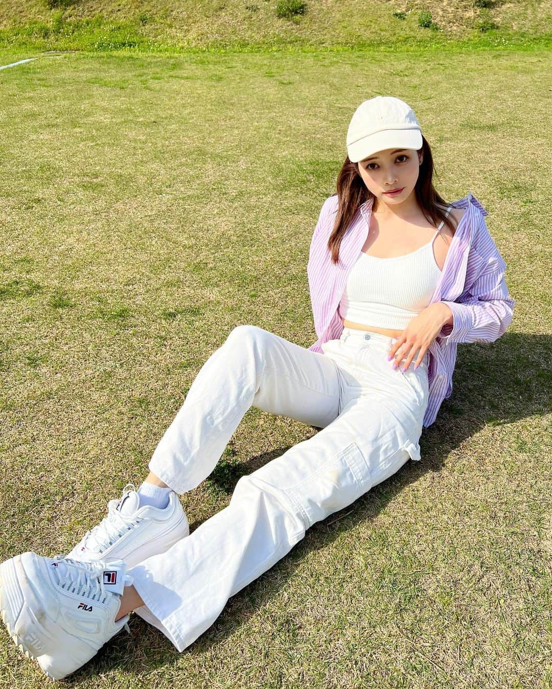 得あゆのインスタグラム：「インナーも🤍 @grl_official   一応これトップスなしで一枚で着れる！ けど私はナイトブラつけてこれ！ ナイトブラは毎日付けてる。大切。笑 ・ ・ ・ ・ ・ ・ ・ ・ ・ ・ ・ ・ ・ ・ ・ ・ ・ ・ #grl#grl購入品#grlコーデ#グレイル#グレイル購入品#グレイルコーデ#プチプラコーデ#ストライプシャツ#オーバーサイズ#シャツコーデ#シャツ#シャツワンピース#キャップコーデ#ドライブ#休日コーデ#ママコーデ#ママライフ#子育てママ#男の子ママ#日焼け止め#日焼け対策#着回しコーデ#着回しアイテム#関西ママ#大阪ママ#キャップ女子#キャップ女子#ピンクコーデ#公園コーデ#芝生#休日の過ごし方」