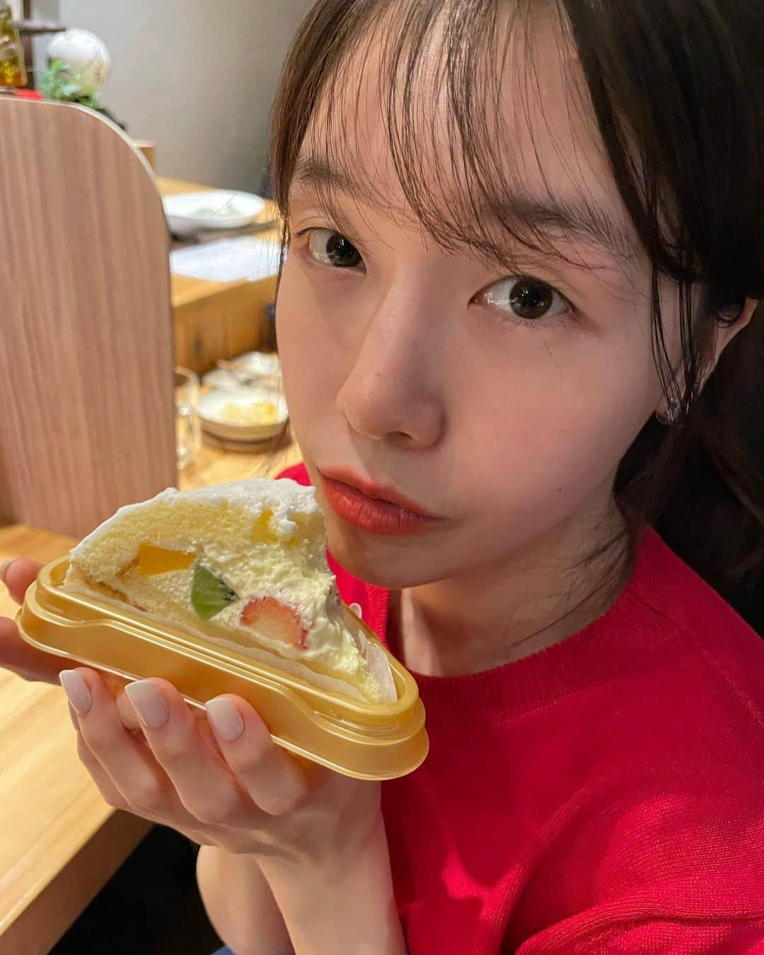 ミナ さんのインスタグラム写真 - (ミナ Instagram)「일본편의점은 케이크도 맛있어🎂」5月13日 21時59分 - bbang_93