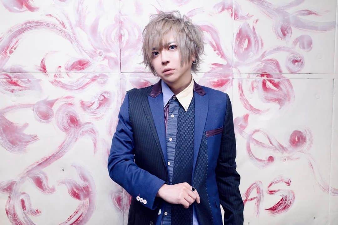 優のインスタグラム：「Everything Inside Me is Changing  札幌1日目ありがとう。 #buglug #iconツアー #北海道」