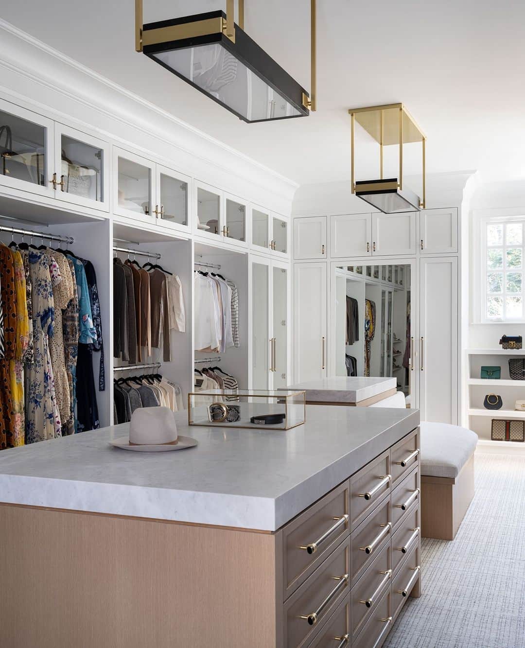 HGTVのインスタグラム：「What would you include in the closet of your dreams? 💭 ⁠ ⁠ If you need design inspiration (custom built-ins, anyone? maybe some statement wallpaper?), you know we've got you covered. 👍⁠ ⁠ Head to the #linkinbio for all our best closet design ideas. #HGTVDesign⁠ ⁠ 📸: @sarah_w_studios, @lalightphoto, @dhcphoto, @kdstyledesign, @josephgbradshaw」